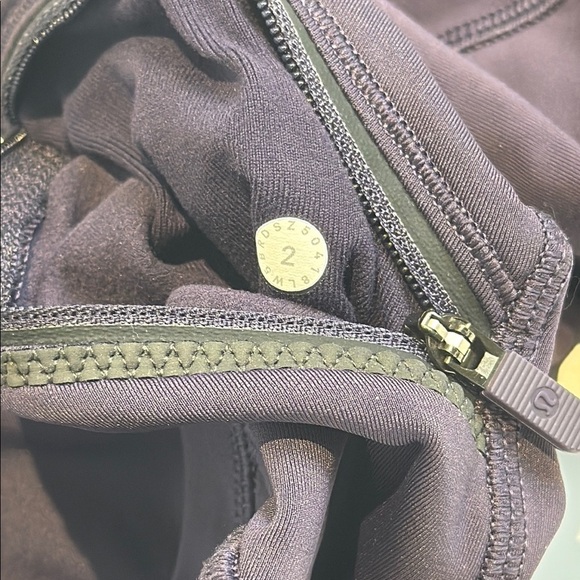 Lululemon Toasty Tech Tight II Cyber Size 2 - Picture 10 of 10